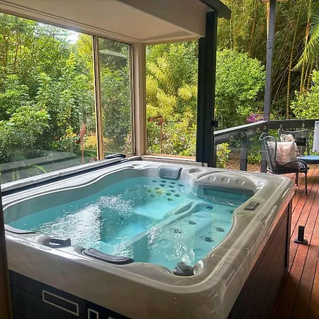 Elevata Villa Luxe Spa Jacuzzi - Wood Fire - Claw Bath - Pet Friendly Montville Exterior photo