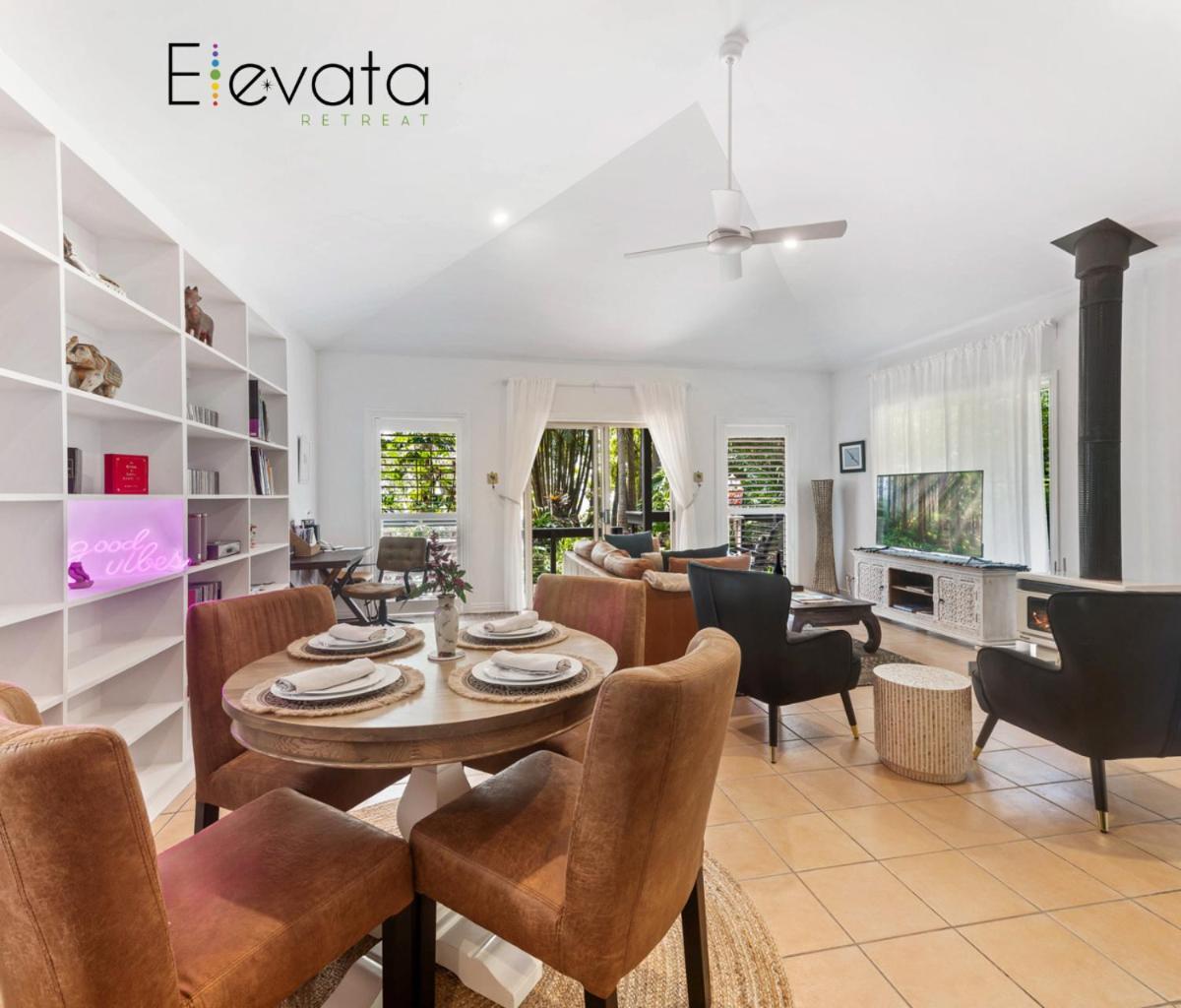 Elevata Luxe Jacuzzi - Wood Fire - Claw Bath - Pet Friendly *