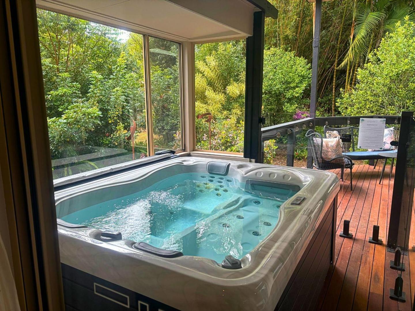 Elevata Luxe Jacuzzi - Wood Fire - Claw Bath - Pet Friendly Holiday home