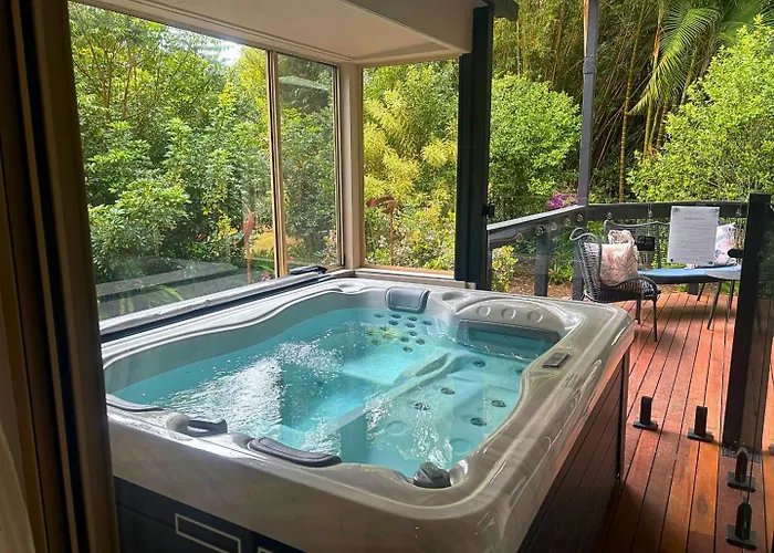Elevata Villa Luxe Spa Jacuzzi - Wood Fire - Claw Bath - Pet Friendly